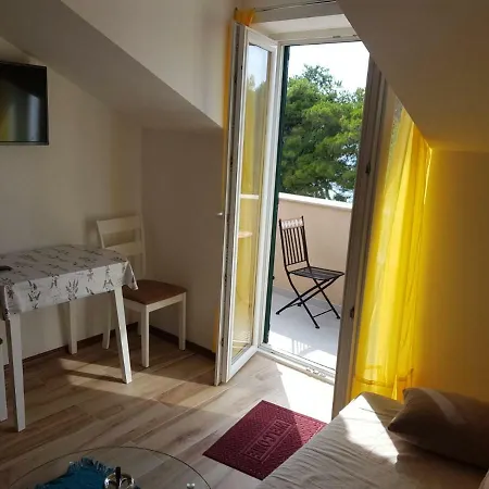 Lanterna Apartment *